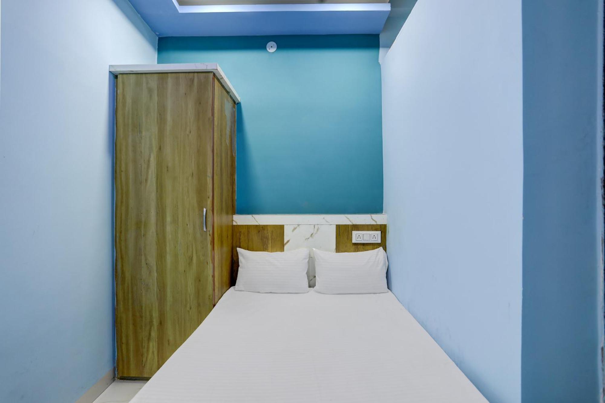 Spot On Hotel Ronak Place Ιντόρ Εξωτερικό φωτογραφία